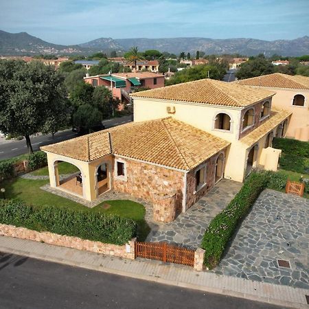 Ville Del Mar San Teodoro  Exterior foto