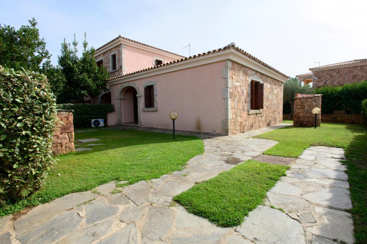 Ville Del Mar San Teodoro  Exterior foto
