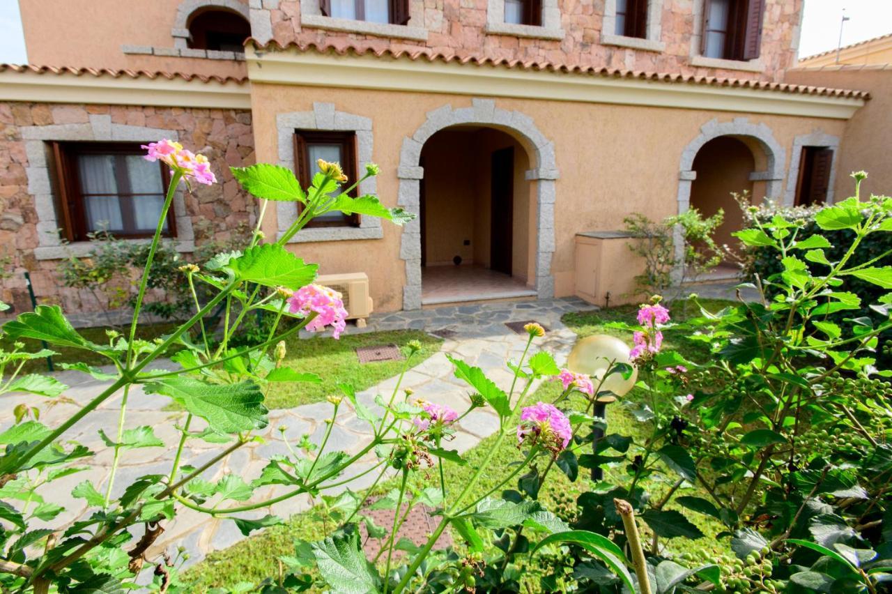 Ville Del Mar San Teodoro  Exterior foto