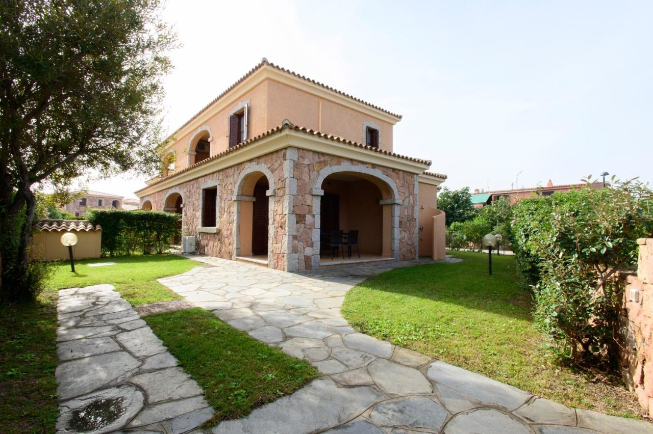 Ville Del Mar San Teodoro  Exterior foto