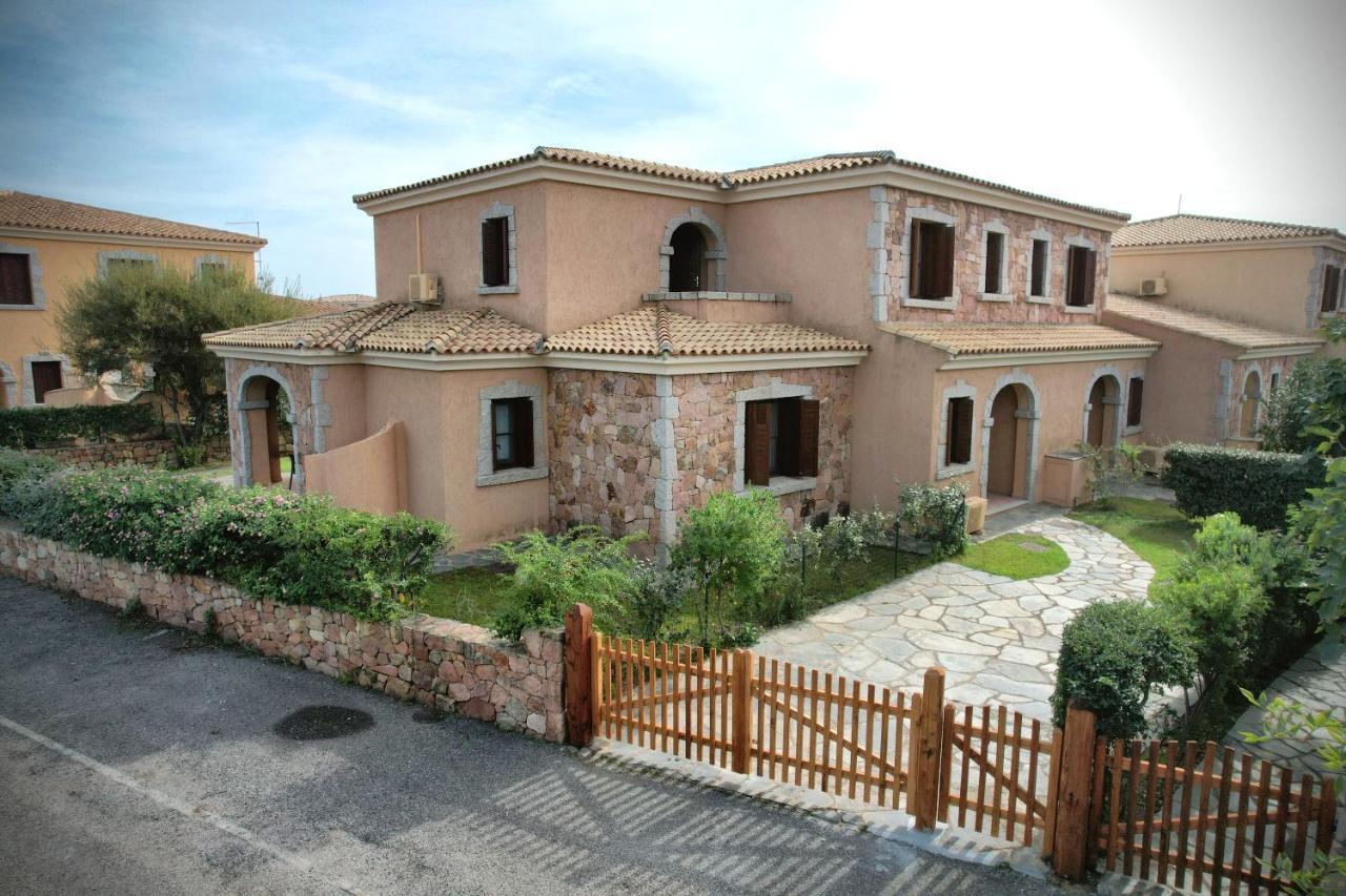 Ville Del Mar San Teodoro  Exterior foto