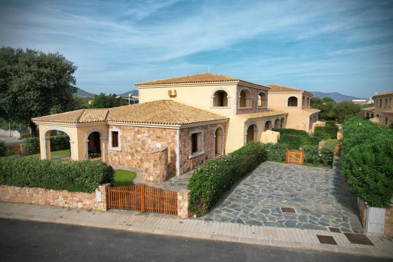 Ville Del Mar San Teodoro  Exterior foto